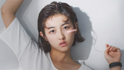 张子枫金马奖晚宴上穿运动服,把主持人吓了一跳!
